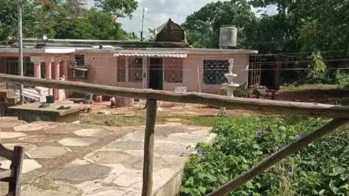 Vivienda de 5 habitaciones en El Cacahual, Boyeros — foto 2 de 3
