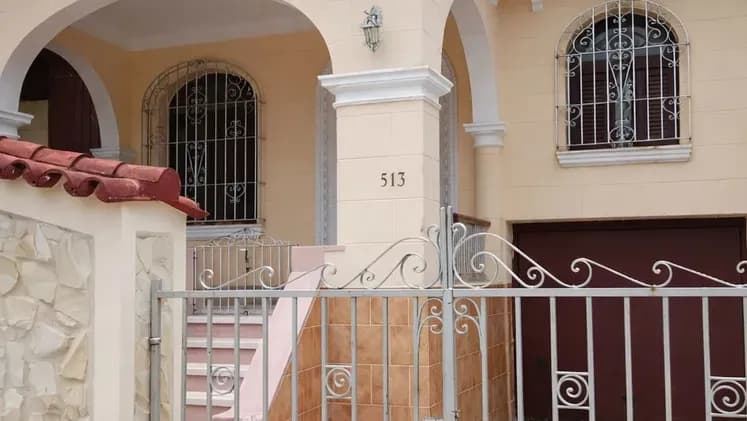Vivienda de 6 habitaciones en Santos Suárez, Diez de Octubre