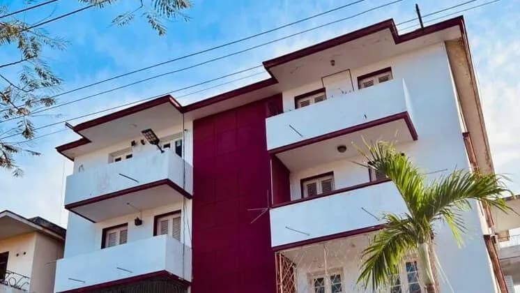 Vivienda de 2 habitaciones en Vedado, Plaza de la Revolución — foto 1 de 10
