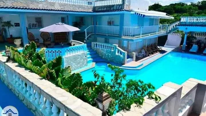 Vivienda de 9 habitaciones en Boca Ciega, La Habana del Este