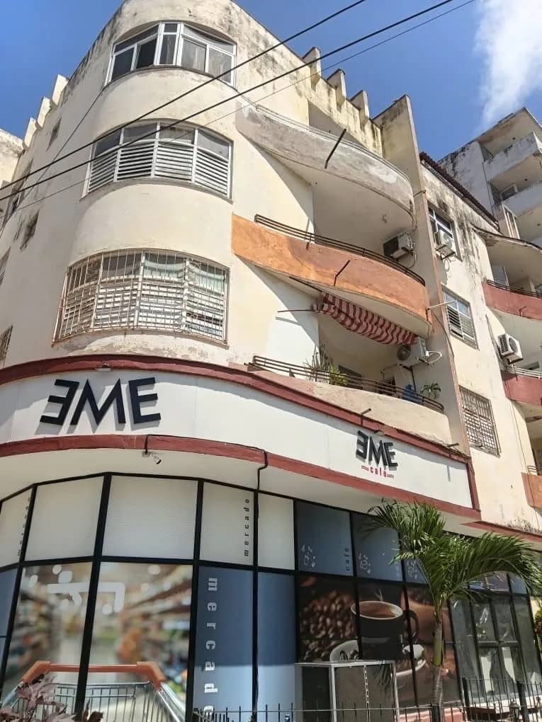 Vivienda de 3 habitaciones en Vedado, Plaza de la Revolución — foto 1 de 12