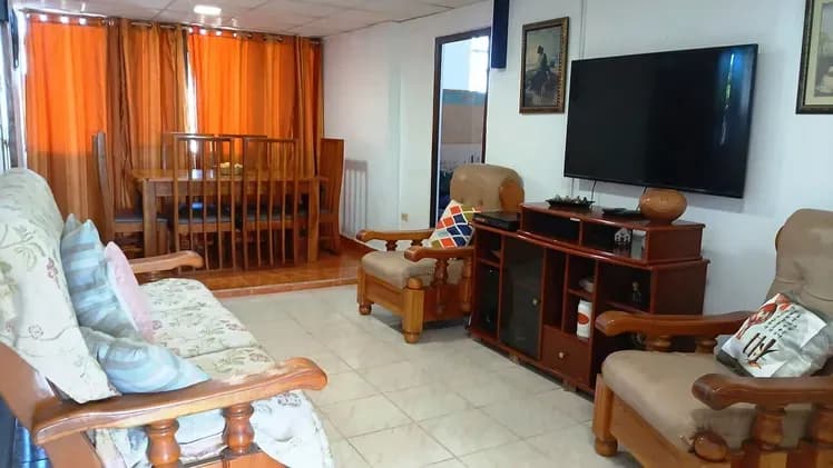 Vivienda de 3 habitaciones en Modelo, Regla — foto 2 de 10