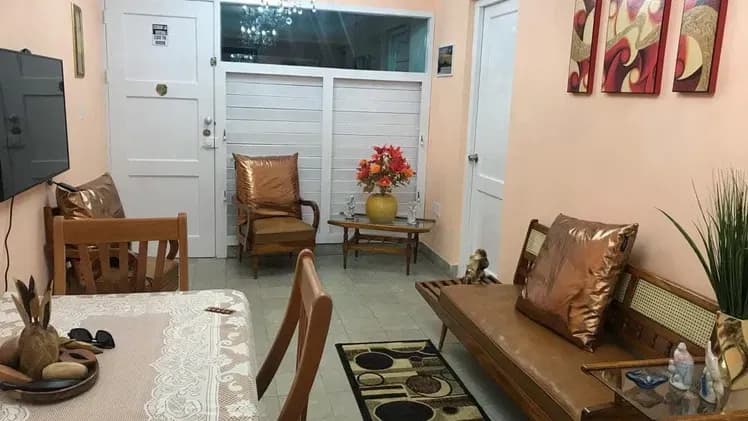 Vivienda de 2 habitaciones en Vedado, Plaza de la Revolución — foto 3 de 10