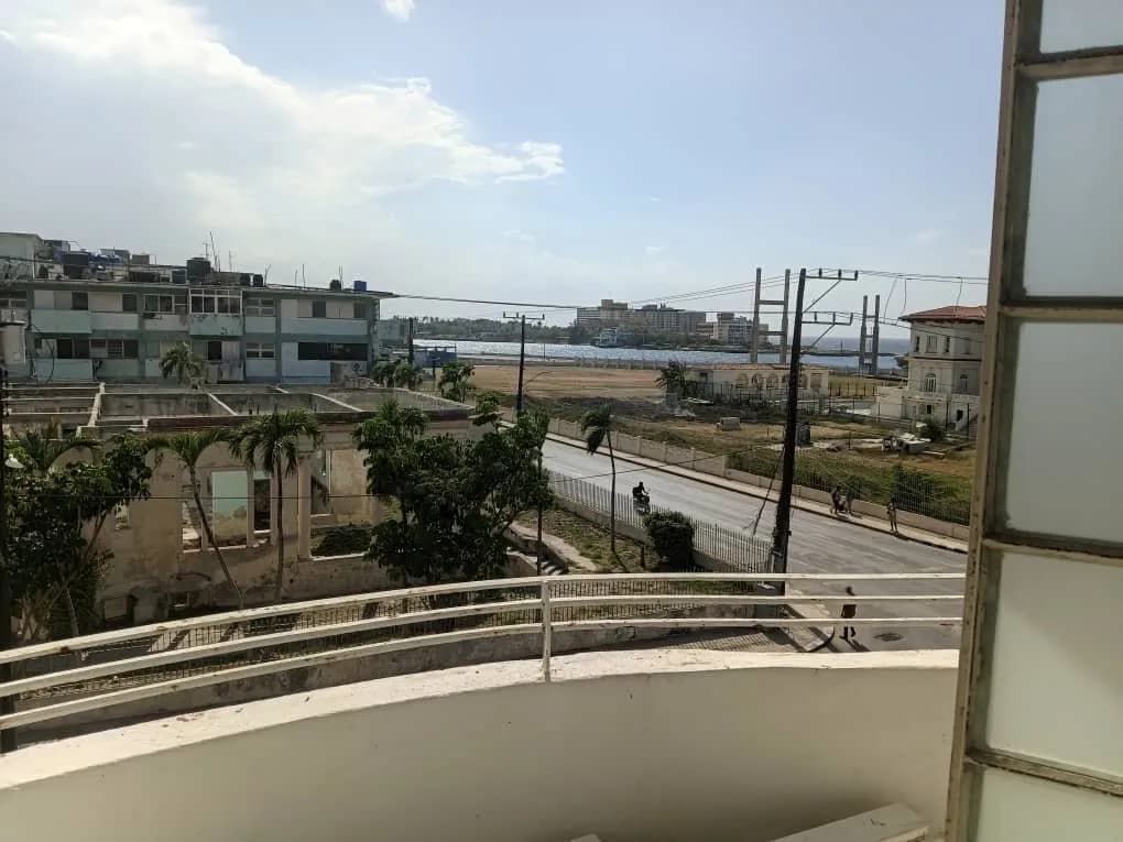 Vivienda de 3 habitaciones en Vedado, Plaza de la Revolución — foto 12 de 12