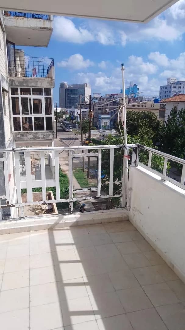 Vivienda de 2 habitaciones en Vedado, Plaza de la Revolución — foto 9 de 12