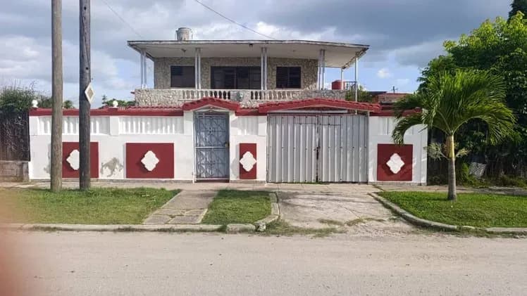 Vivienda de 7 habitaciones en Guanabo, La Habana del Este — foto 1 de 10