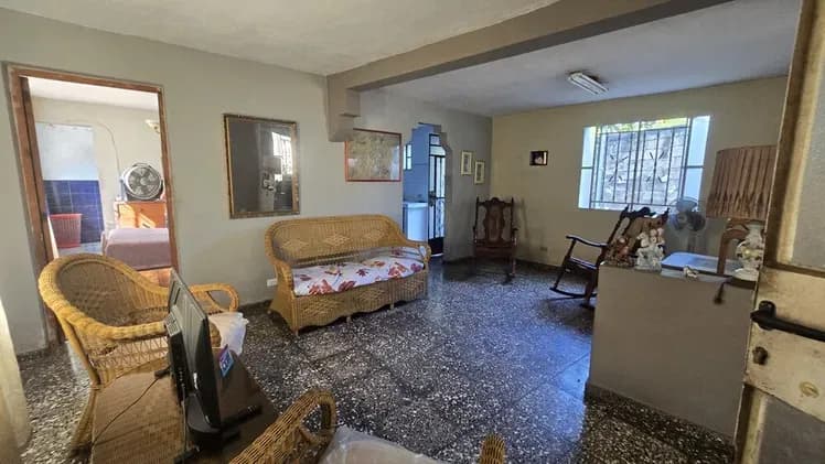 Vivienda de 3 habitaciones en Santos Suárez, Diez de Octubre