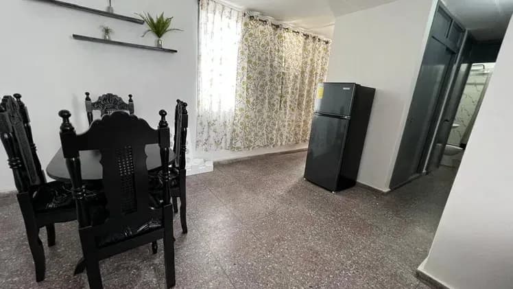 Vivienda de 2 habitaciones en Vedado, Plaza de la Revolución — foto 2 de 8