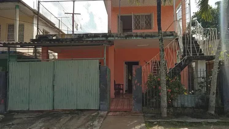 Vivienda de 4 habitaciones en Nalón, Guanabacoa