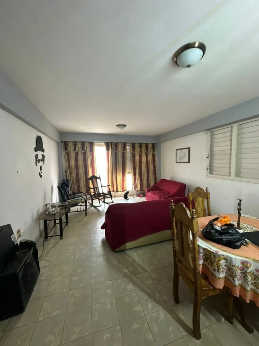 Vivienda de 2 habitaciones en Vedado, Plaza de la Revolución — foto 1 de 12