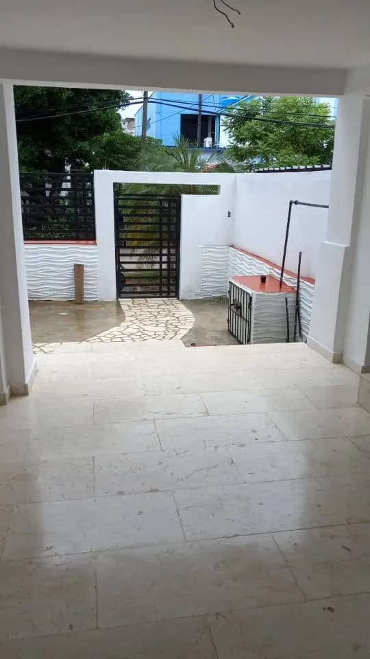 Vivienda de 5 habitaciones en Vedado, Plaza de la Revolución — foto 2 de 12