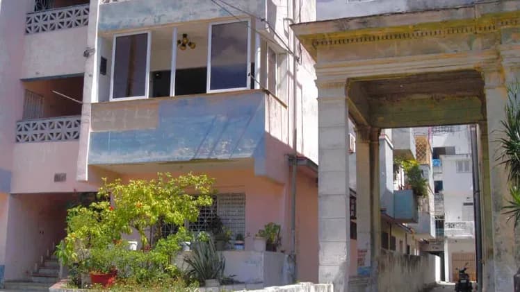 Vivienda de 2 habitaciones en Vedado, Plaza de la Revolución — foto 2 de 10