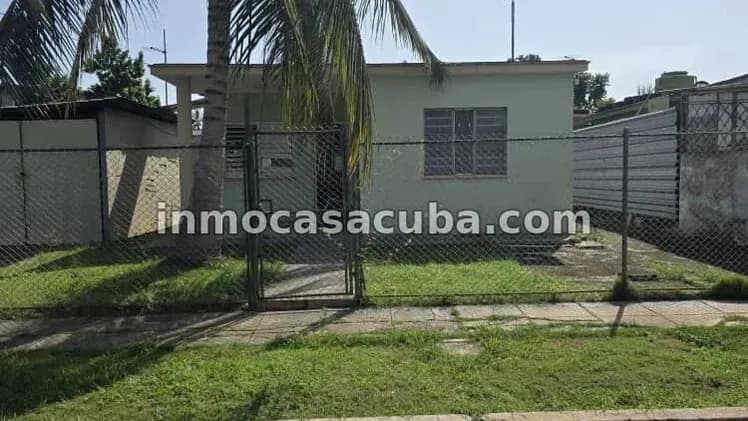 Vivienda de 4 habitaciones en Alturas del Aeropuerto, Boyeros — foto 1 de 9