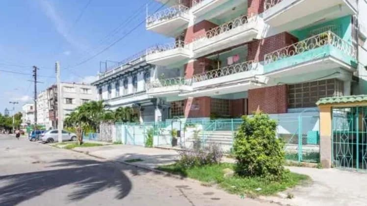 Vivienda de 2 habitaciones en Vedado, Plaza de la Revolución — foto 1 de 10